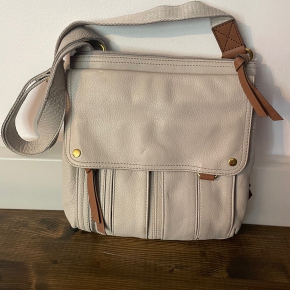 Fossil Morgan Leather Crossbody Bag - Picture 1 of 15